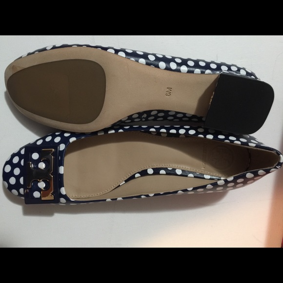⬇️Reduced⬇️ Tory Burch Gigi Pump Navy Polka Dots Leather - Picture 3 of 8